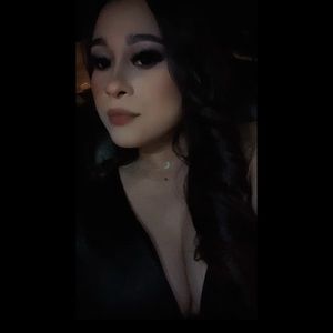 Meet your Posher, Eva